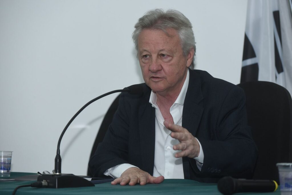 Físico José Roberto Drugowich durante o Seminário “Os Desafios da Autonomia Universitária”