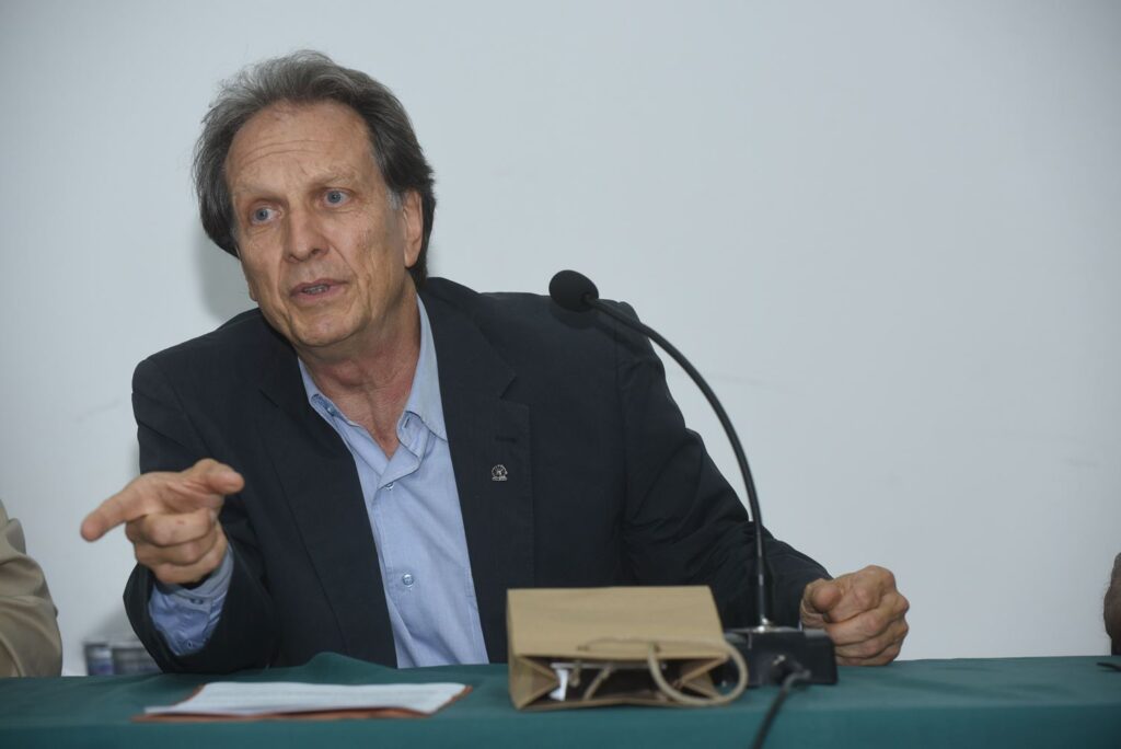 Físico Paulo Muzy durante o Seminário ‟Os Desafios da Autonomia Universitária”