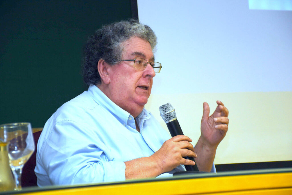 Mario Veiga em palestra no IMEEC em 14/09/2022. Foto: Antoninho Perri/SEC Unicamp