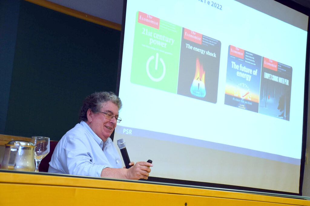 Mario Veiga em palestra no IMEEC em 14/09/2022. Foto: Antoninho Perri/SEC Unicamp